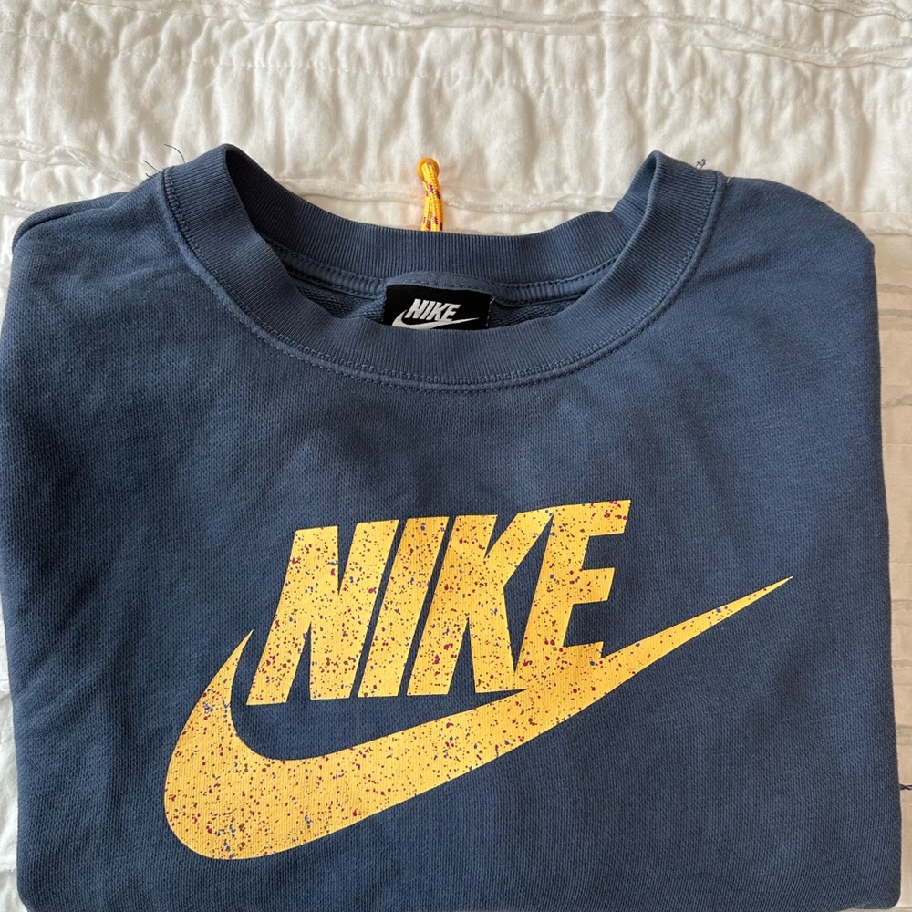 Oversized Nike Crop Sweatshirt!